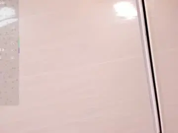 Chaturbate Live Sex Cam of miia_velvet_
