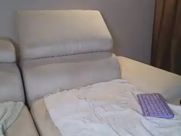 Chaturbate Live Sex Cam of ericamiracle15