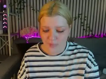 Chaturbate Live Sex Cam of polly__mayer