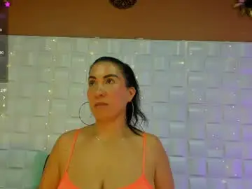 Chaturbate Live Sex Cam of amberjoymilf