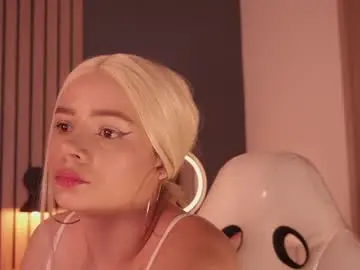 Chaturbate Sex Cam of bella_adams_