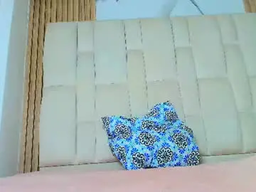 Chaturbate Live Sex Cam of emily_trujillo