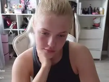Chaturbate Adult Video Chat of maya_blonde18