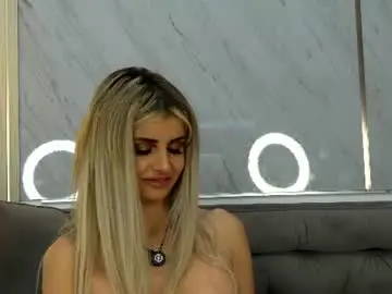 Chaturbate Free Live Porn of miacharm1