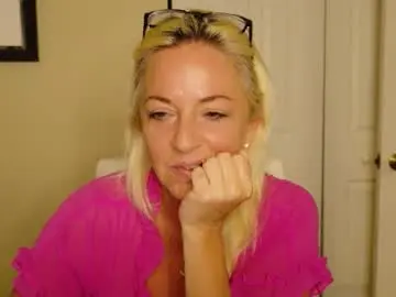 Chaturbate Sex Cam of summerishotter