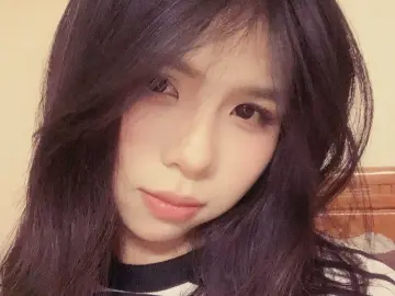 Imlive Free Porn Cam of Flora28