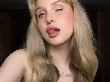 Imlive Watch Live Sex Cams of hellfirekiss_