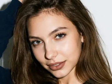 Livejasmin Free Porn Cam of LeannHonnerlaw
