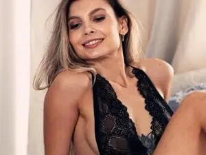 Myfreecams Sex Cam of Sellena_Girl