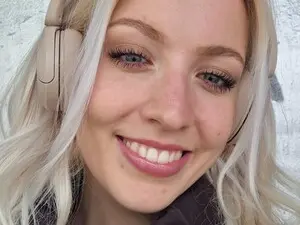 Myfreecams Free Porn Cam of Lucy_Cutie