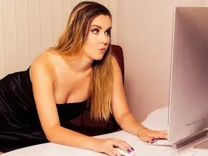 Myfreecams Live Sex of SophiestiqueM