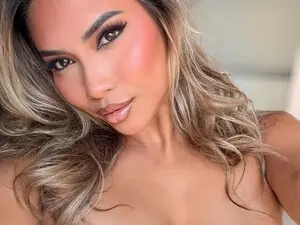 Myfreecams Nude Webcam of ExoticLILYxo