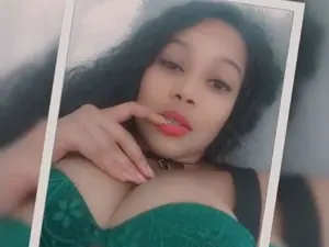 Myfreecams Live Porn of MoniqueLovay