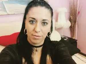 Myfreecams Adult Webcams of Aliceblack24
