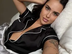 Myfreecams Adult Video Chat of NotYourNaomi