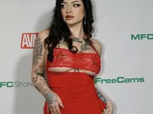 Myfreecams Watch Live Sex Cams of Revrsecowgirl