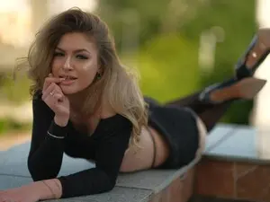 Myfreecams Live Sex Cam of NayaQuinn