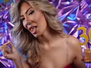 Myfreecams Free Live Porn of SophiaPotts