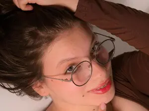 Myfreecams Free Porn Cam of Liiliie_petite