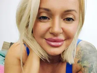 Streamate Live Sex of BustyEmaXX