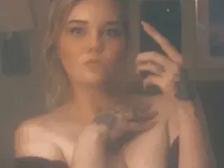 Streamate Watch Live Sex Cams of IVY2224949444
