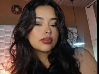 Streamate Live Sex Cam of Ariana_Piercee