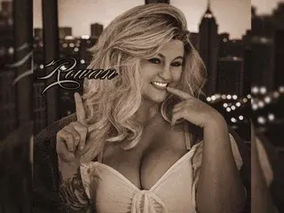 Streamate Best live sex cam show of RowanRevnaDisa