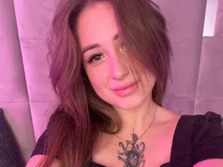 Streamate Free Porn Cam of PrettyAdellee