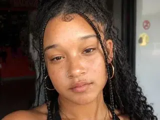 Streamate Free Live Porn of NaughtyMe19