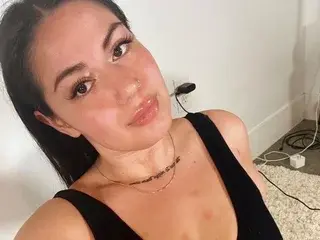 Streamate Free Porn Cam of AnnaGloss