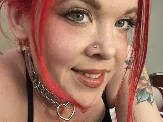 Streamate Nude Webcam of TemptingTiny