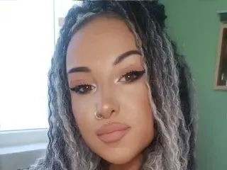 Streamate Free Porn Cam of sierra_quinn