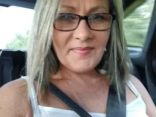 Streamate Nude Webcam of IrishMilfRoxie34dd