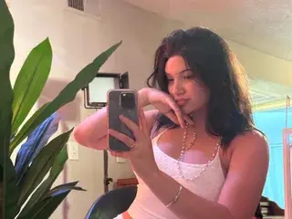Streamate Live Porn of ivyXrosee