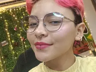 Streamate Live Sex Cam of Hannah27