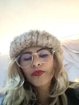 Stripchat Free Live Porn of Sharlott_3
