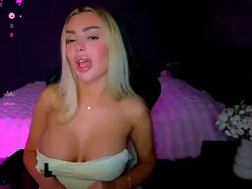 Stripchat Live Sex Cam of Ayla__Demir