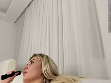 Stripchat Live Sex Cam of lissababe1