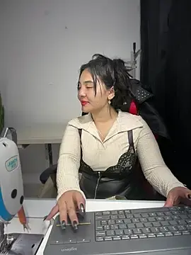 Stripchat Live Sex Cam of meli__brown