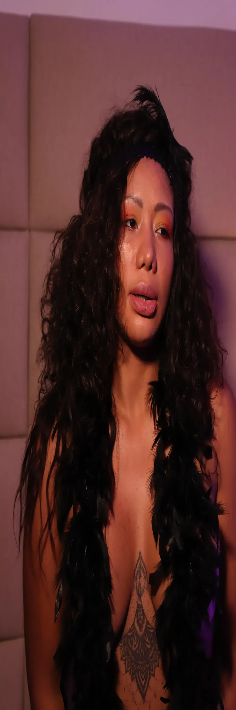 mary_kisses