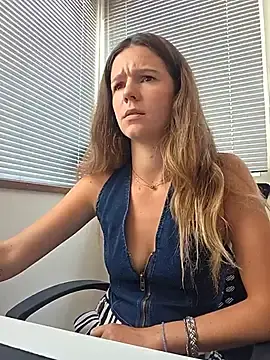 Stripchat Live Porn of lucie_mehott