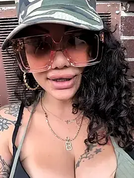 Stripchat Adult Webcam of Av3ryyBe3