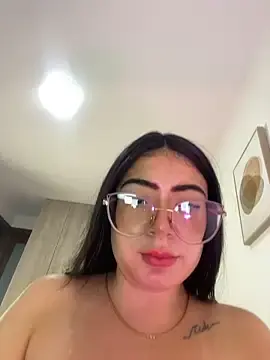 Stripchat Live Sex Cam of Mia_222