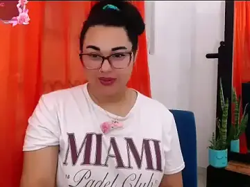 Stripchat Live Sex of mira_cherry02