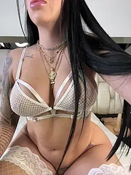 Stripchat Live Sex of ALISSON_FOXXX1