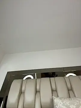 Stripchat Live Sex of ALISSON_FOXXX1
