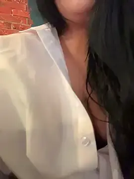 Stripchat Sex Cam of Tisha_Busty