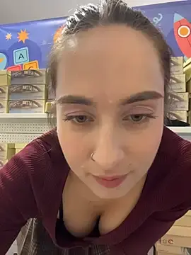 Stripchat Live Porn of Holly_Play