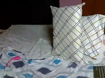 Stripchat Sex Cam of Queen_petite_