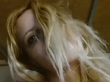Stripchat Sex Cam of Aura_Baby